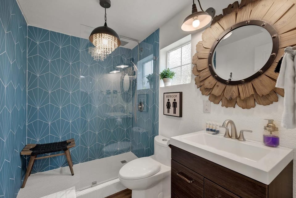 Poplar Place Soho - Cozy Cottage with Hot tub House in Fredericksburg