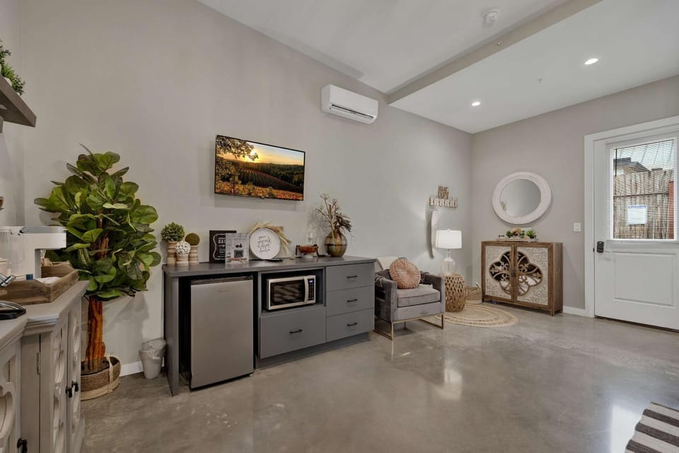 Poplar Place 3 - Hot Tub & Close to Downtown House in Fredericksburg