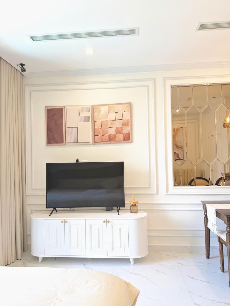 An An Homes Premium Studio with a View of 36Ha Park Apartment in Ho Chi Minh City