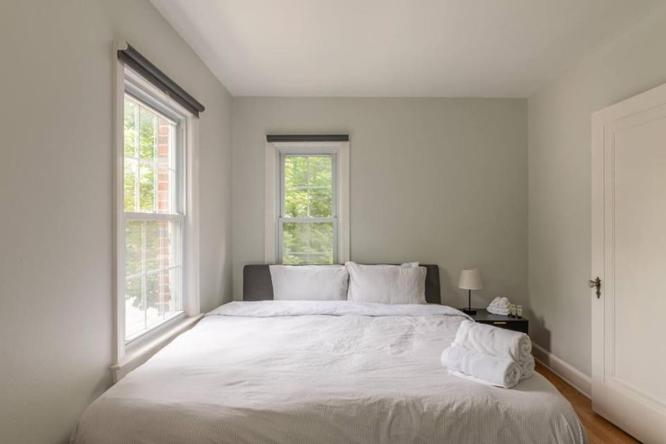 Stylish 4BR in Burns Park near Michigan Stadium House in Ann Arbor