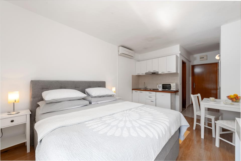 Sea view Studio EVA Apartment in Dubrovnik-Neretva County