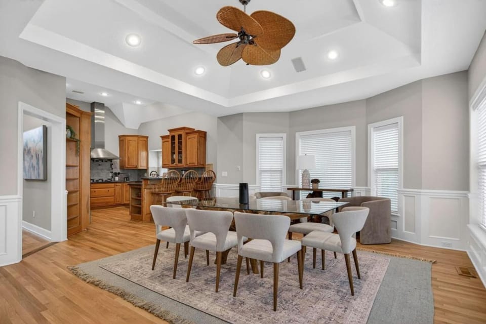 5BR Luxury retreat near World Cup Stadium House in Lees Summit