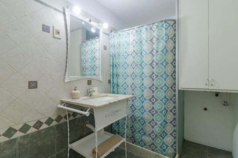 Amplio, centrico y luminoso 3 dormitorios Apartment in Montevideo Department, Uruguay