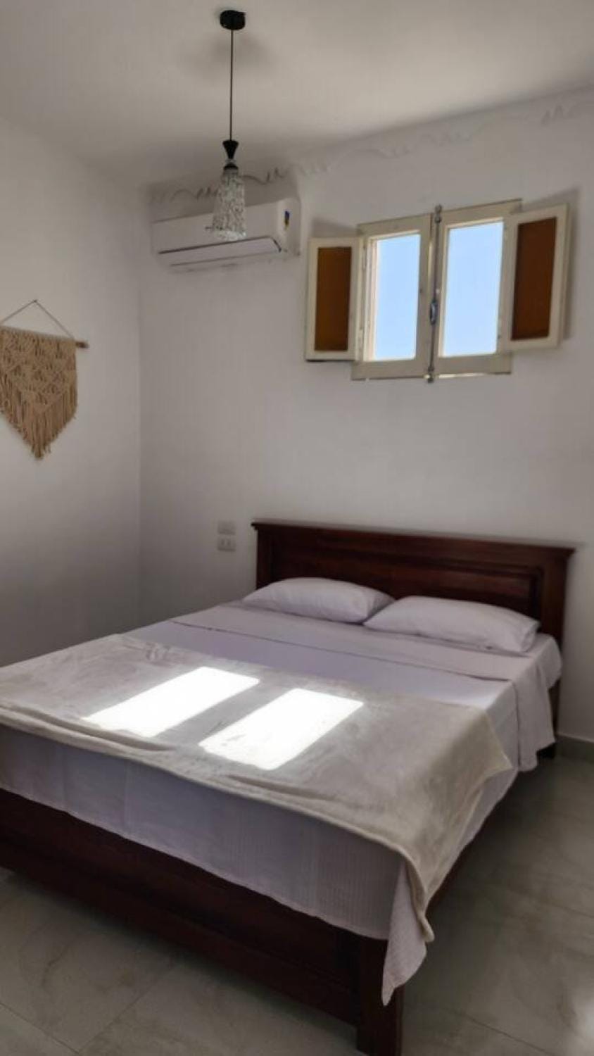 Bed, Photo of the whole room, Bedroom, air conditioner