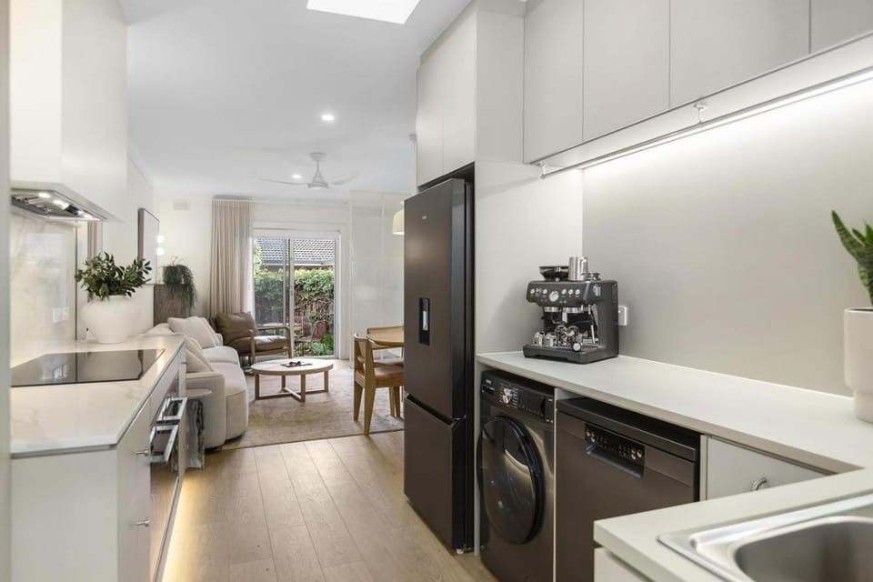 Kitchen or kitchenette, washing machine