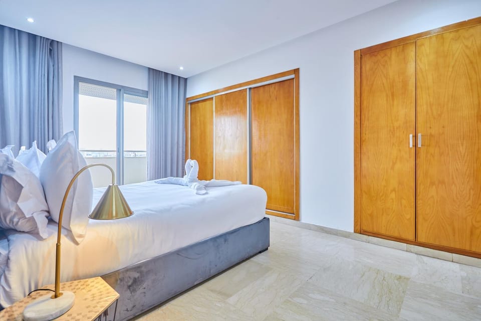 Designer 3BR in Prime Casablanca with Free Parking Apartment in Casablanca