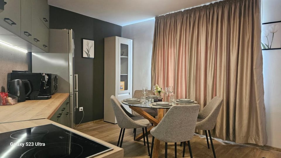 TV and multimedia, Kitchen or kitchenette, Living room, Seating area, Dining area, minibar, oven