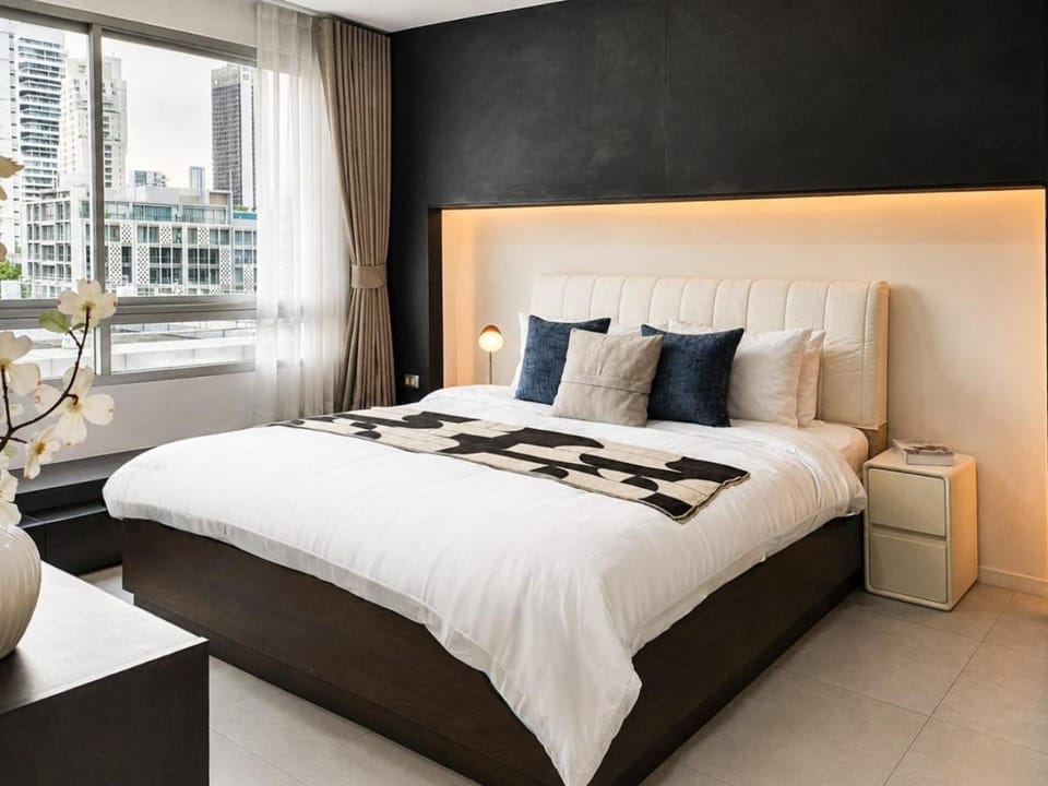 500m BTS l Large 53 sqm l Rooftop pool Apartment in Bangkok