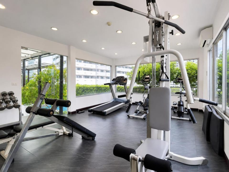 500m BTS l Large 53 sqm l Rooftop pool Apartment in Bangkok