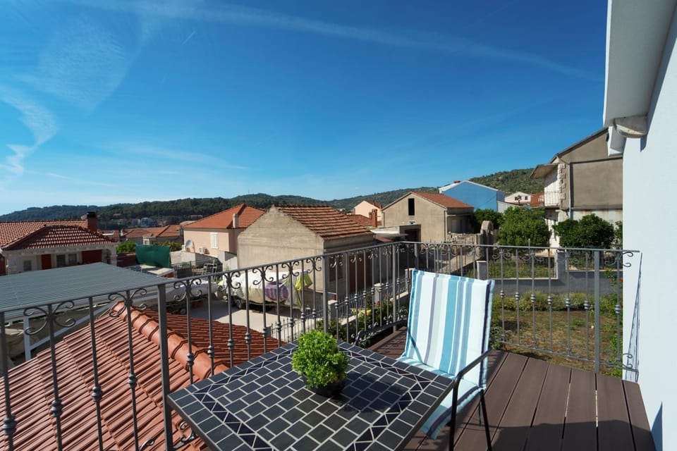 Charming Small Town Felling Apartment in Dubrovnik-Neretva County