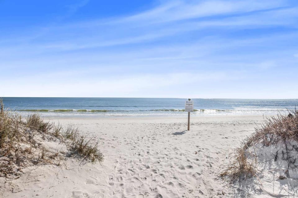 Beach Happy side B 3 BR 2 BA 2-blocks to beach House in Gulf Shores