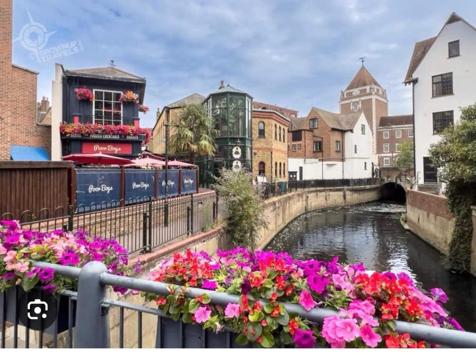 Riverside house Vacation rental in Kingston upon Thames