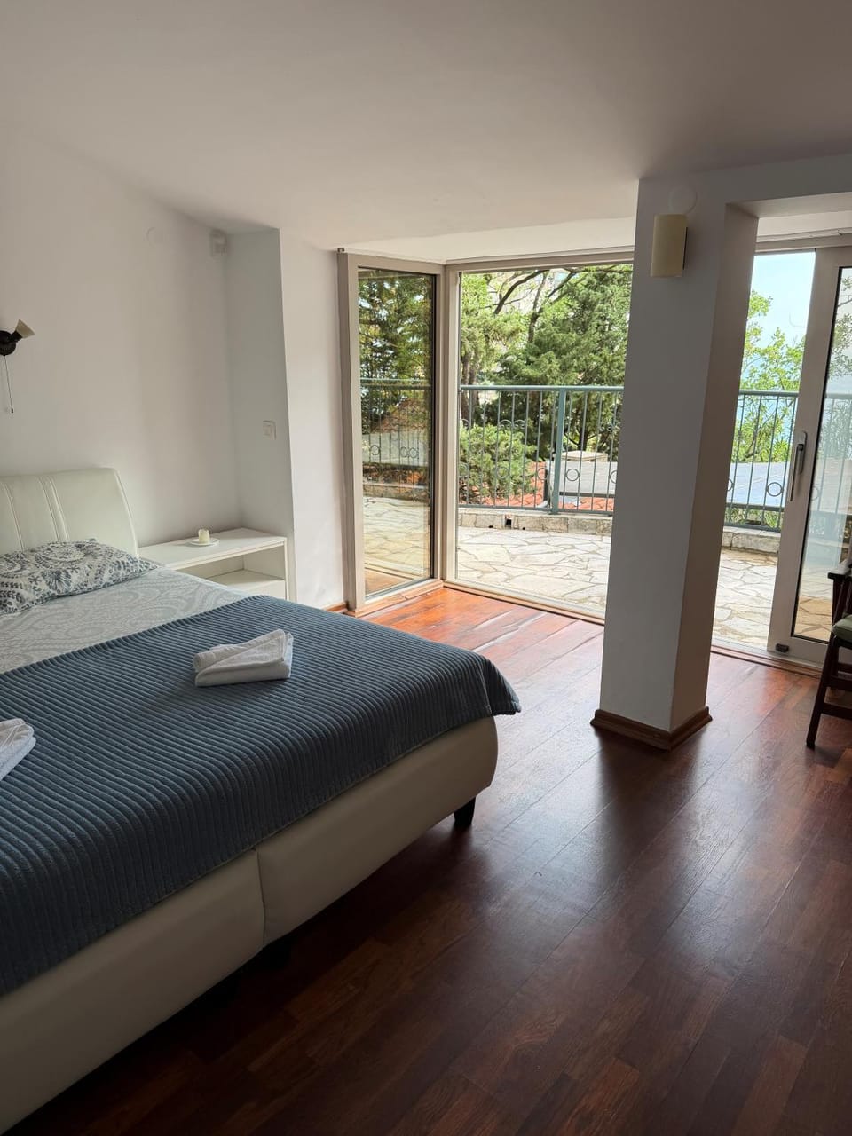 Bed, View (from property/room), Balcony/Terrace, Photo of the whole room, Bedroom