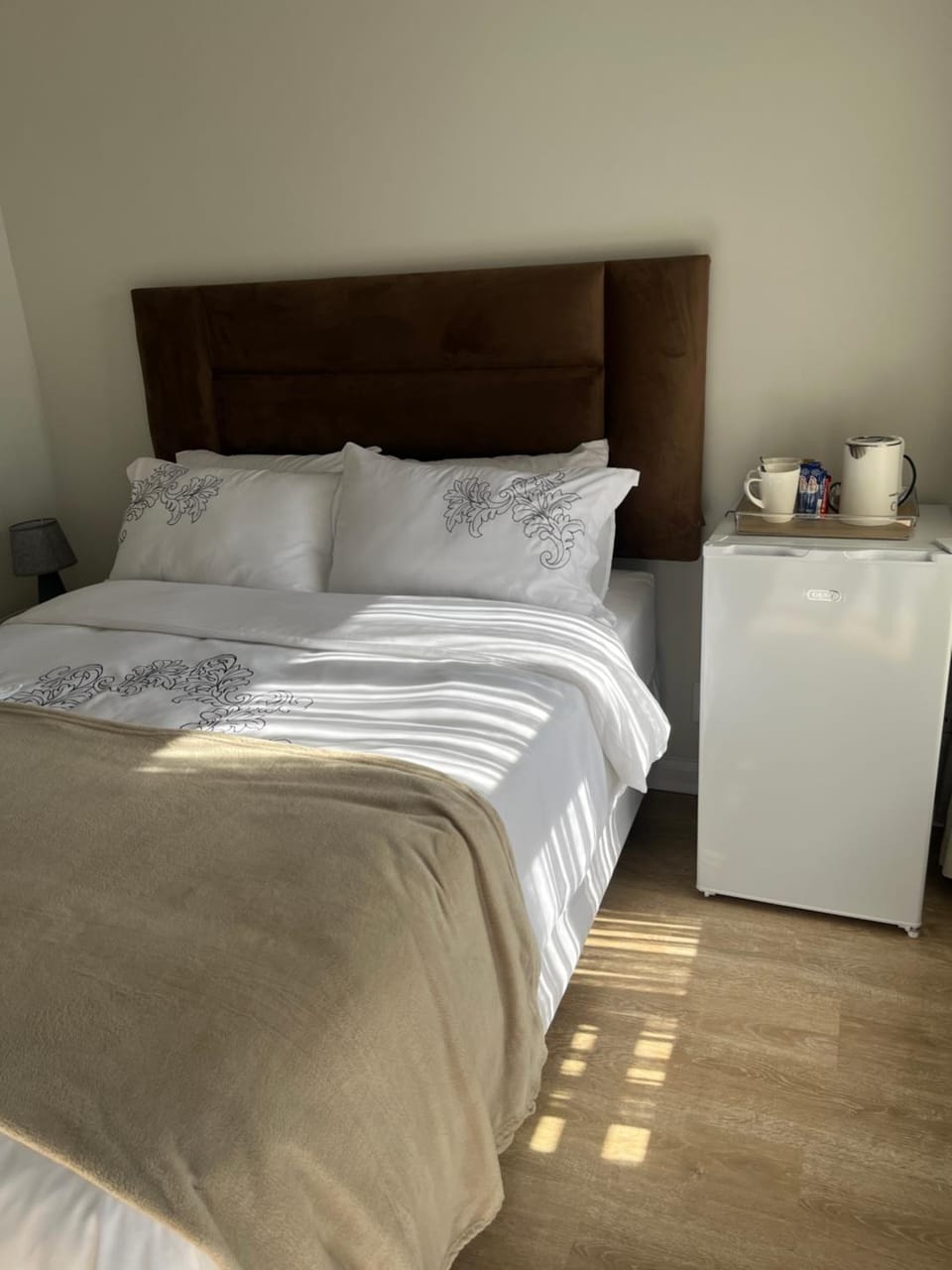 Bed, Kitchen or kitchenette, Photo of the whole room, Bedroom