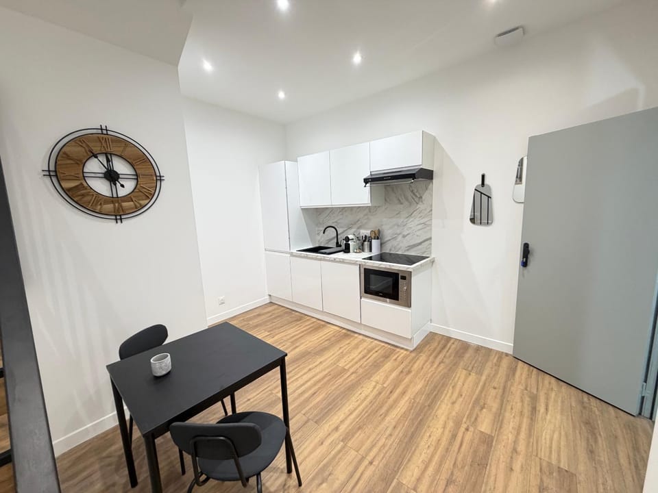 11 rue ROUGUIERE Apartment in Cannes