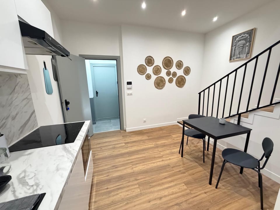 11 rue ROUGUIERE Apartment in Cannes