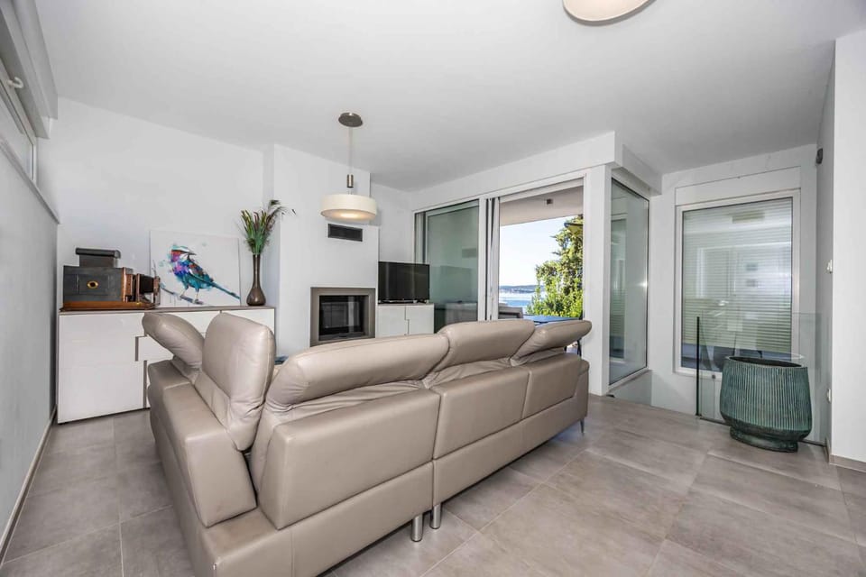 Living room, Lounge or bar