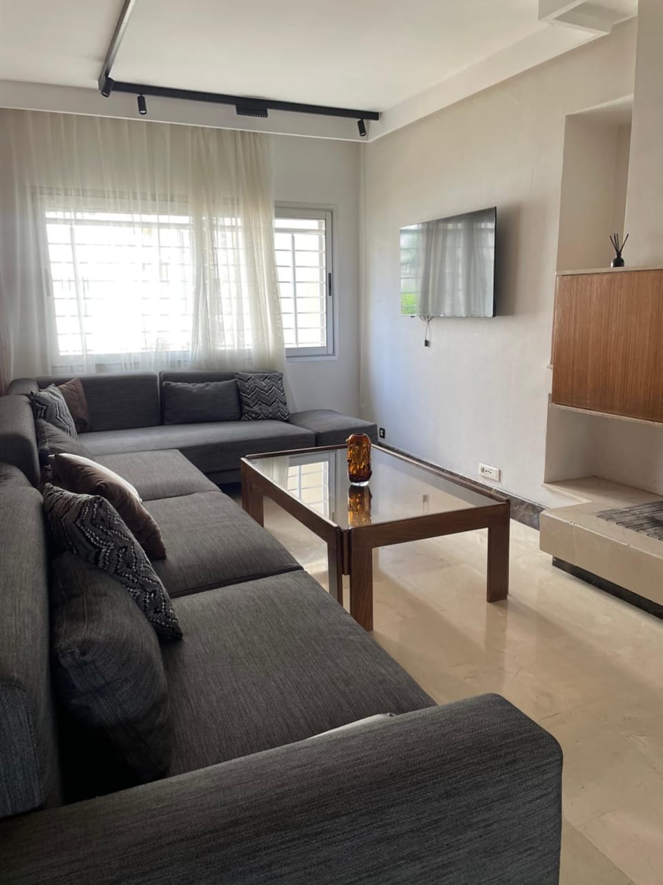 Communal lounge/ TV room, TV and multimedia, Living room, Seating area, Evening entertainment