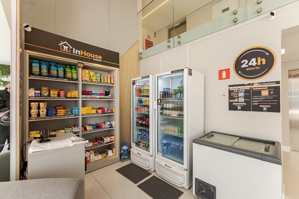 Supermarket/grocery shop