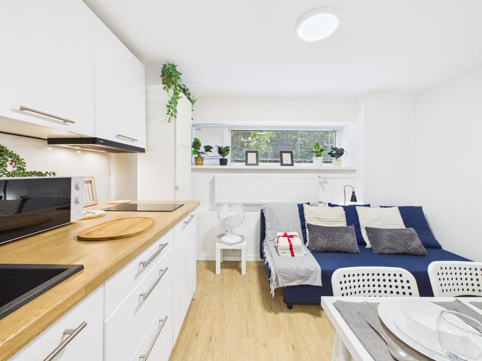 Kitchen or kitchenette, Seating area
