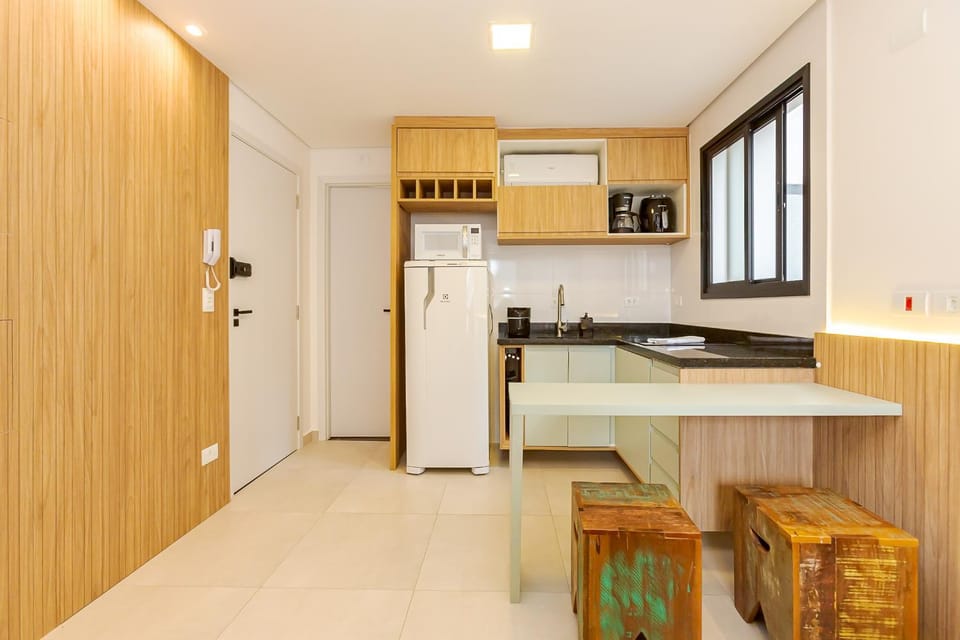 Kitchen or kitchenette, Dining area, stove, air conditioner