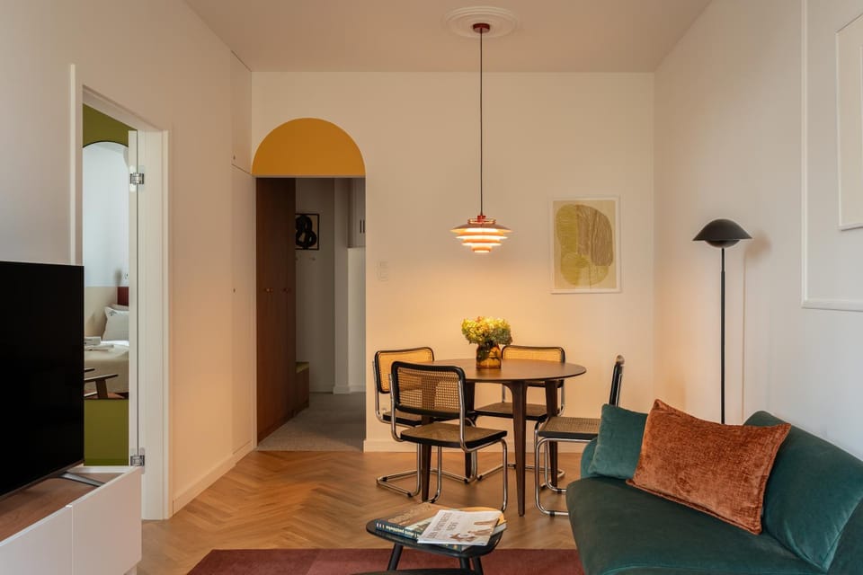 Living room, Seating area, Dining area