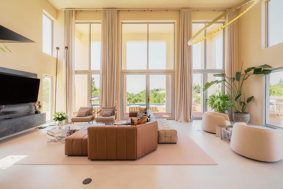 TV and multimedia, Living room, Seating area