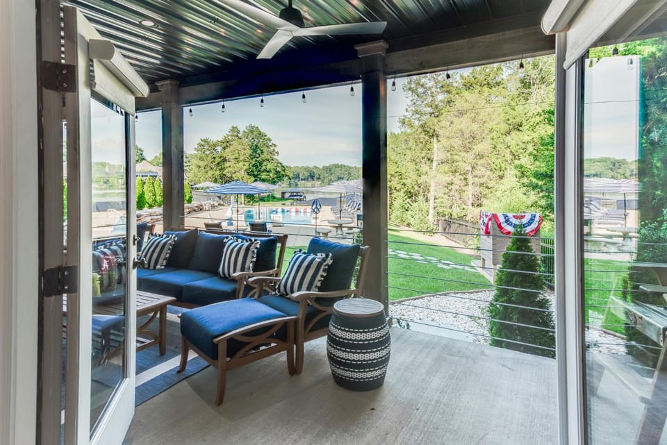 Bama Lake House House in Tuscaloosa