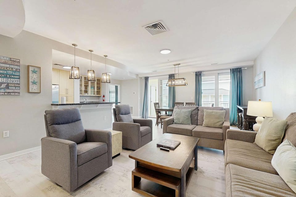 Relaxing Sandbridge Condo with Resort Pools & Gym House in Sandbridge