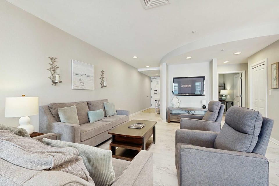 Relaxing Sandbridge Condo with Resort Pools & Gym House in Sandbridge