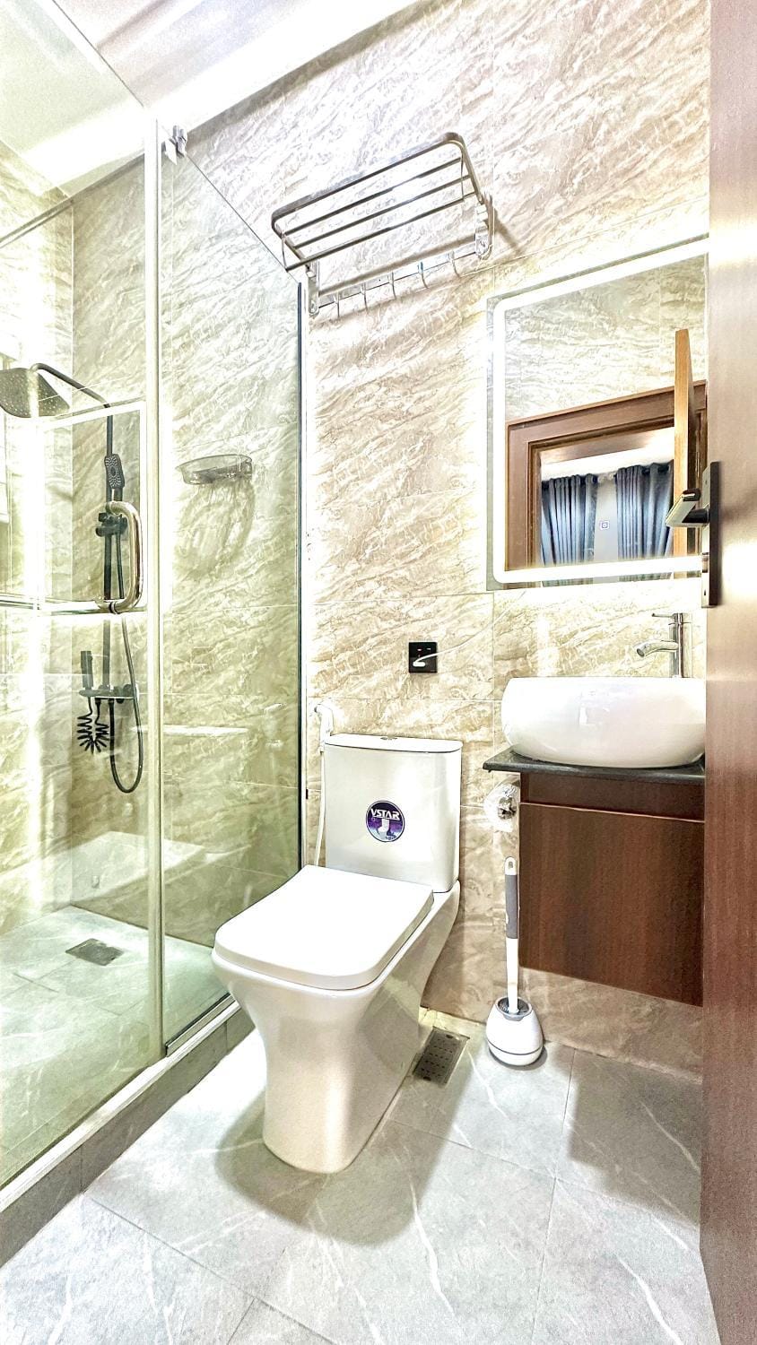 Shower, Toilet, Bathroom