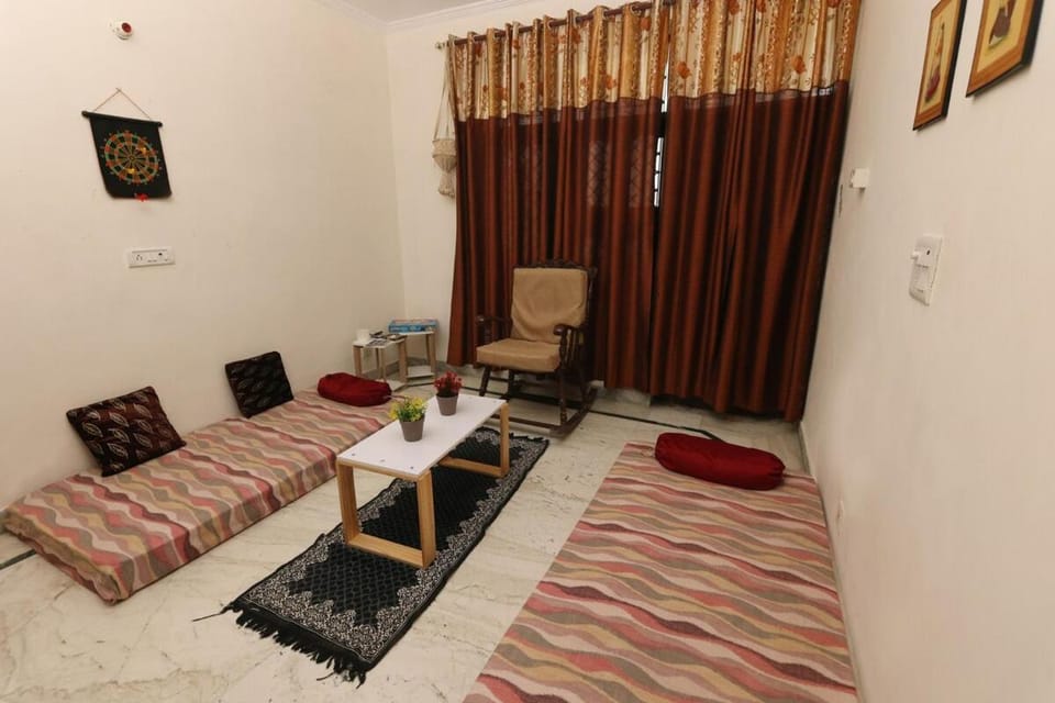 Ariyana Peaceful relaxing 2BHK Garden view Apartment in Noida