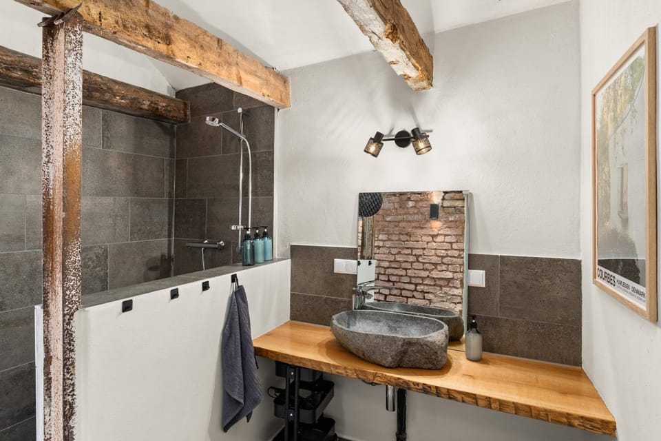 Shower, Bathroom, towels