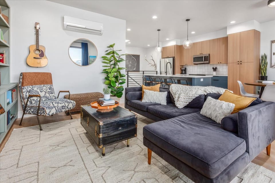 Top-Floor Condo with Hot Tub & Mountain Views House in Salida