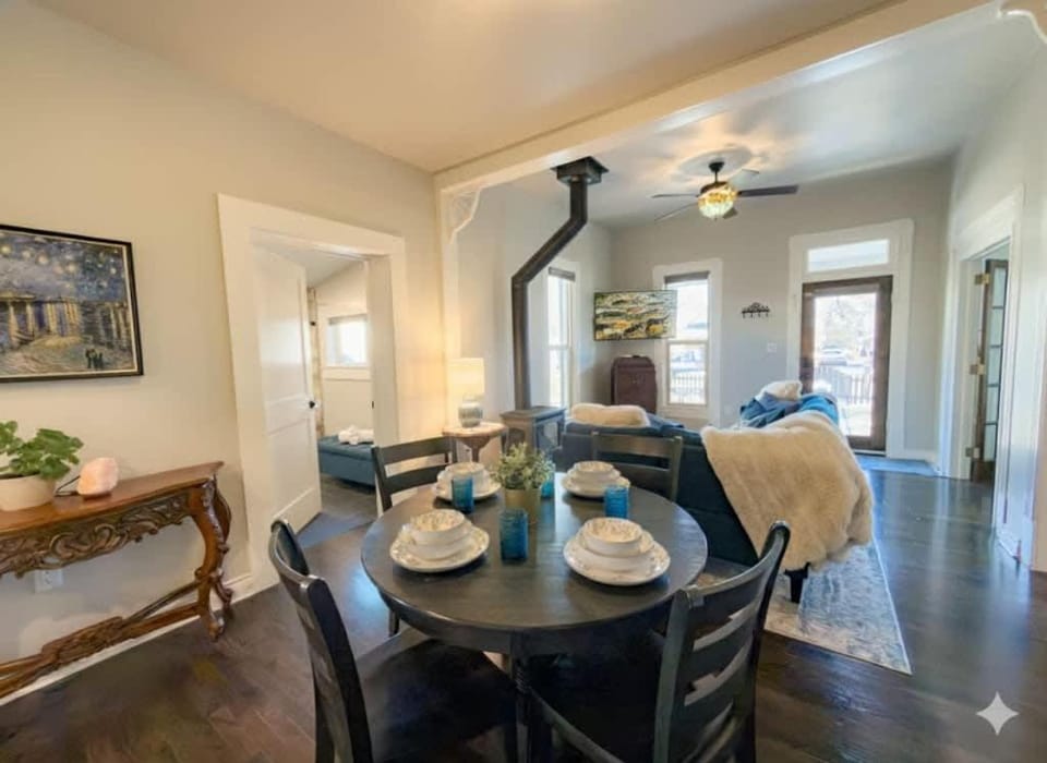 Charming Downtown Salida Home Fenced Yard & BBQ House in Salida
