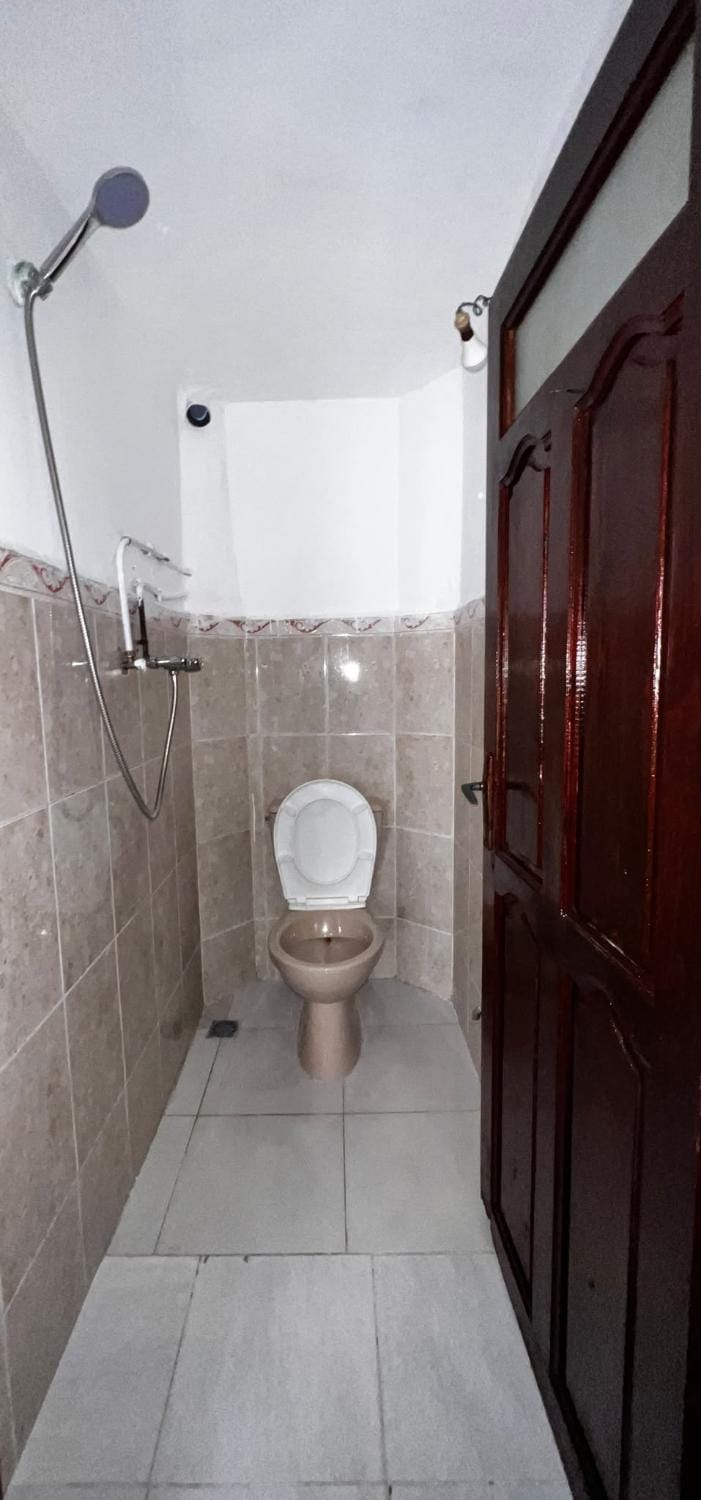 Shower, Toilet, bidet