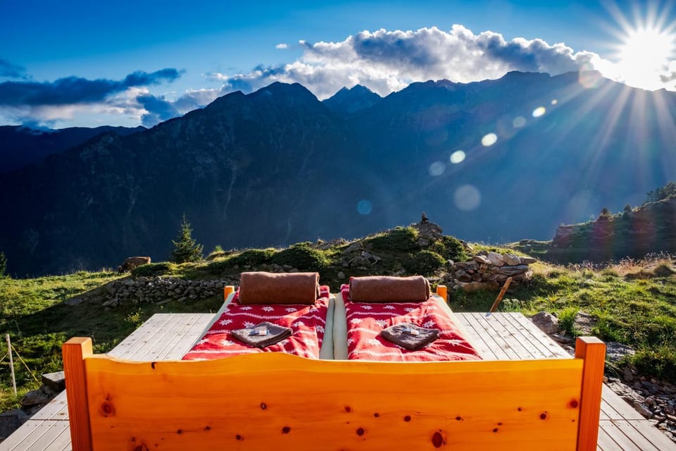 Nearby landmark, Bed, Day, Natural landscape, Bedroom, Mountain view