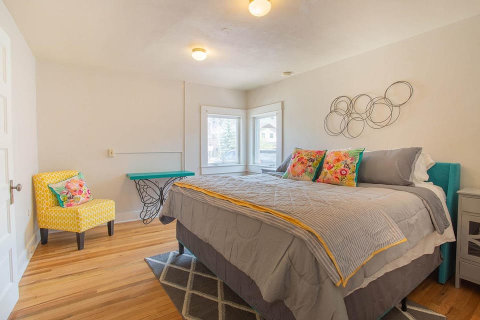 Sleeps 10 Walkable to Everything Pets Game Room House in Salida