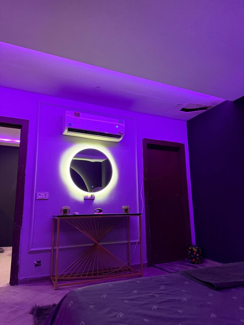 Bedroom, air conditioner