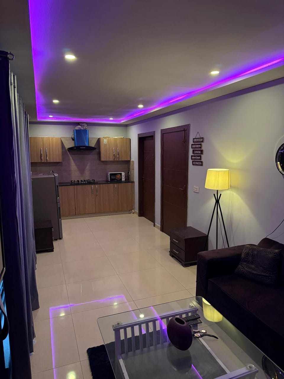 TV and multimedia, Kitchen or kitchenette, oven, stove