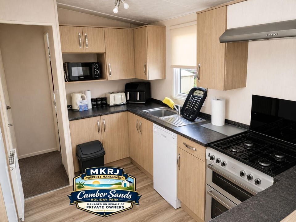 microwave, oven, kitchen