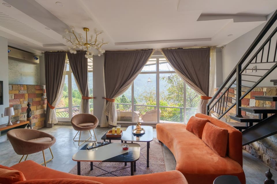 View (from property/room), Balcony/Terrace, Living room, Seating area