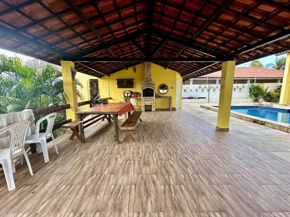 Casa de Praia com Piscina no Porto das Dunas, 7 Quartos e Garagem para 6 Carros, 5min da Praia House in State of Ceará