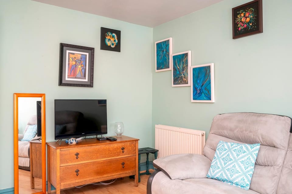 Communal lounge/ TV room, TV and multimedia, Living room, Other, Seating area, Evening entertainment