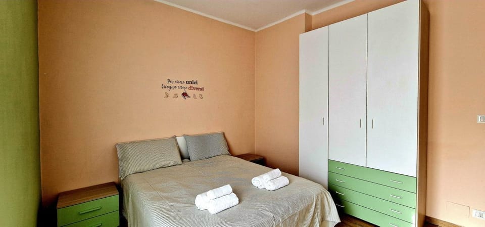 Bed, Photo of the whole room, Bedroom, towels, wardrobe
