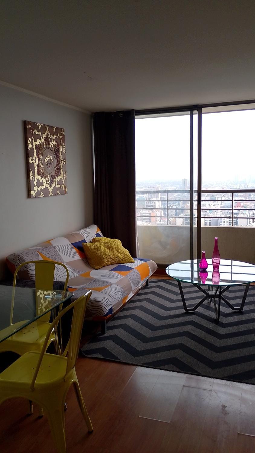Dpto metro Toesca Apartment in Santiago