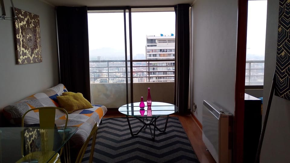 Dpto metro Toesca Apartment in Santiago