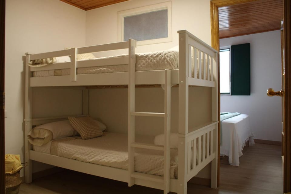 bunk bed