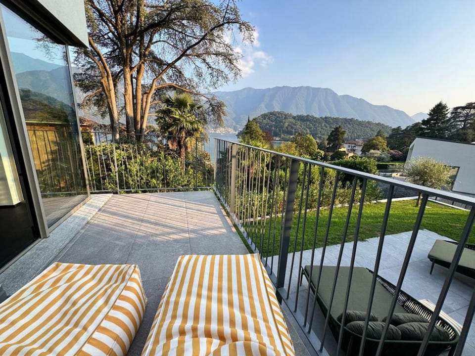 Villa Aqua-Luxury Design Como Lake view-Tremezzina Villa in Lenno