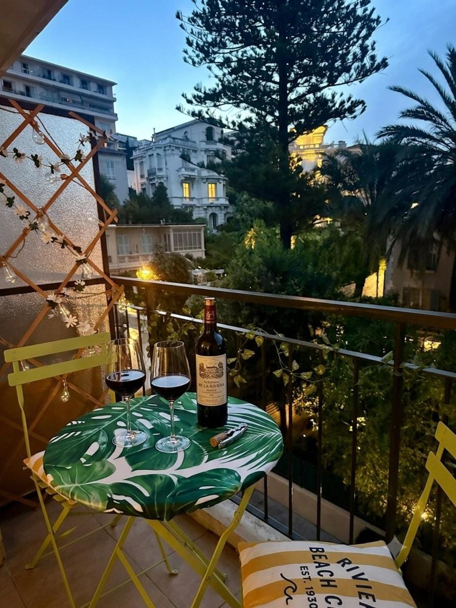 Azure Escape Studio Nice Apartment in Nice